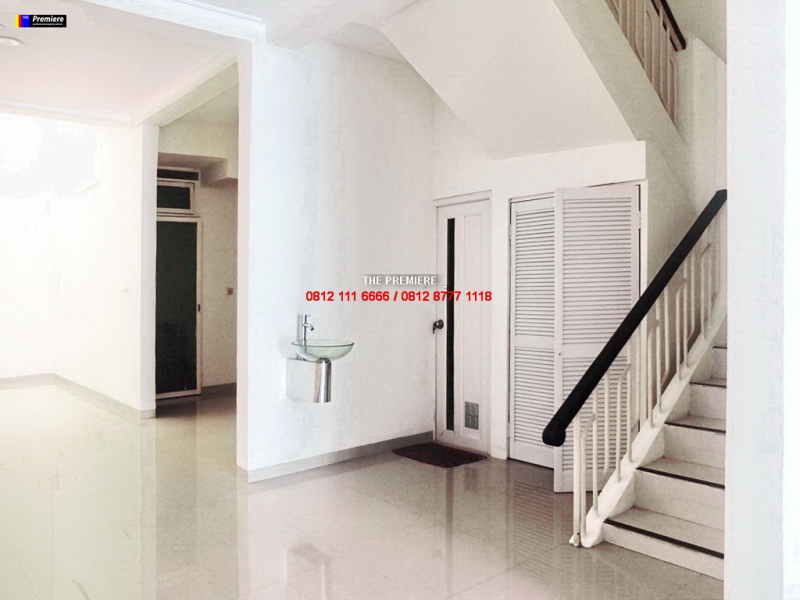 Rumah Kelapa Puan Timur Kelapa Gading, Jakarta Utara, Semi Furnished, Jalan Lebar