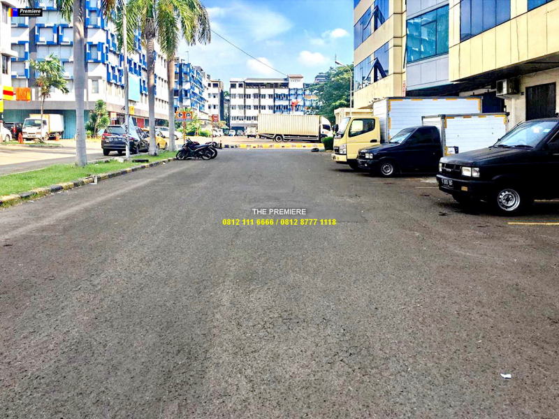 Dijual / Disewakan Ruko Gading Bukit Indah Kelapa Gading, Jakarta Utara, JALAN UTAMA KOMPLEK RUKO