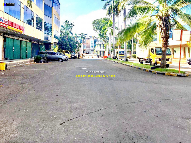 Dijual / Disewakan Ruko Gading Bukit Indah Kelapa Gading, Jakarta Utara, JALAN UTAMA KOMPLEK RUKO