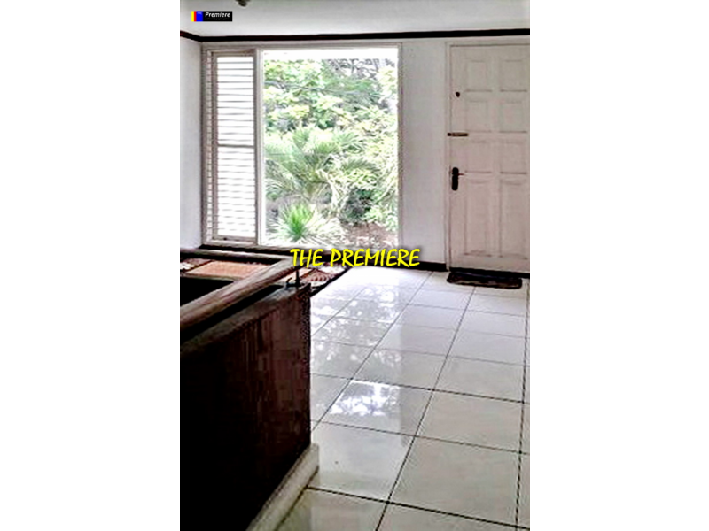 Rumah Sunter Permai Jaya, Sunter, Jakarta Utara, SEMIFURNISHED - DI DEPAN TAMAN
