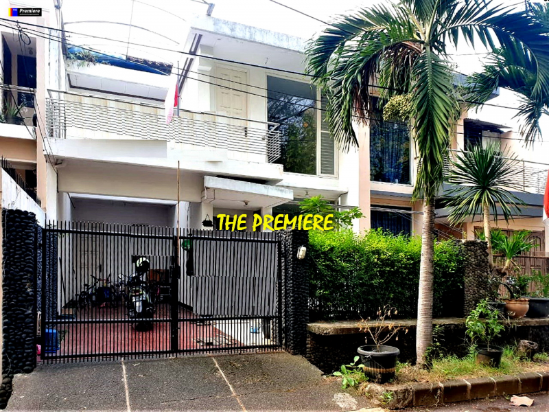 Rumah Sunter Permai Jaya, Sunter, Jakarta Utara, SEMIFURNISHED - DI DEPAN TAMAN